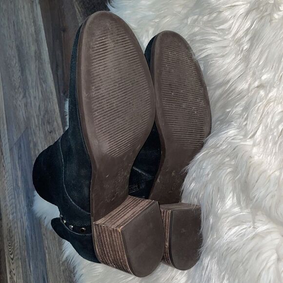 Koolaburra by Ugg Sofiya Black Suede Booties - Picture 6 of 10
